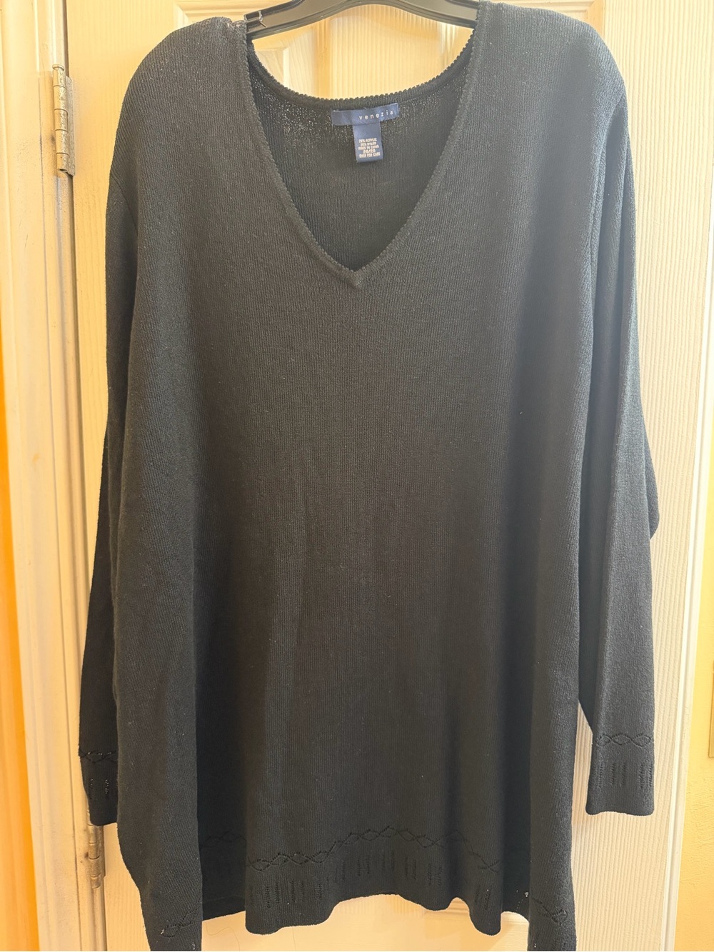Venezia Woman’s  Deep Black V-Neck Knit Sweater